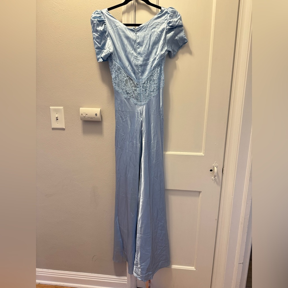 Elegant Blue Lace Evening Gown - Picture 8 of 9